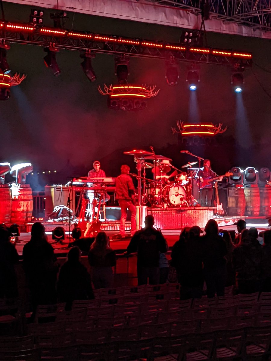 YETIZoo18's tweet photo. No matter what band it is...you have a keyboard it is  #PagesideRageSide 
#Phish https://t.co/lIMzRmsgug