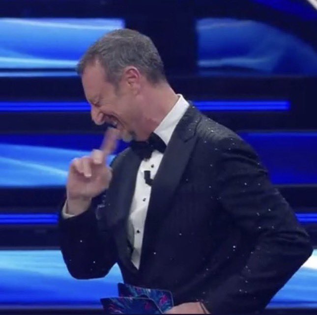 AliceMazzariol's tweet photo. AMEDEOOOOOO
#sanremo22 #OriettaBerti https://t.co/Lbj0kuqS5b