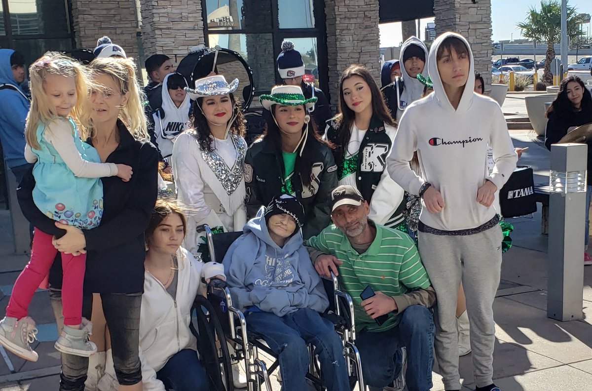 Arredondo_CHS's tweet photo. So proud of our Tiger Drumline &amp; @ccisd fam. This morning was cold, but they were there to support Gavin and @MakeAWish - Texas Gulf Coast &amp; Louisiana. 🙏💙

The entrance was grand...the atmosphere was fun...and Gavin enjoyed a shopping spree on his #WishDay! #TeamCCISD 🐎 &amp; 🐅 https://t.co/07b6OIyAiC
