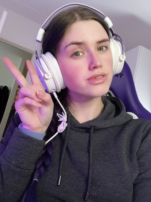 No makeup - no filter selfie ? https://t.co/UlGpTFpO2u