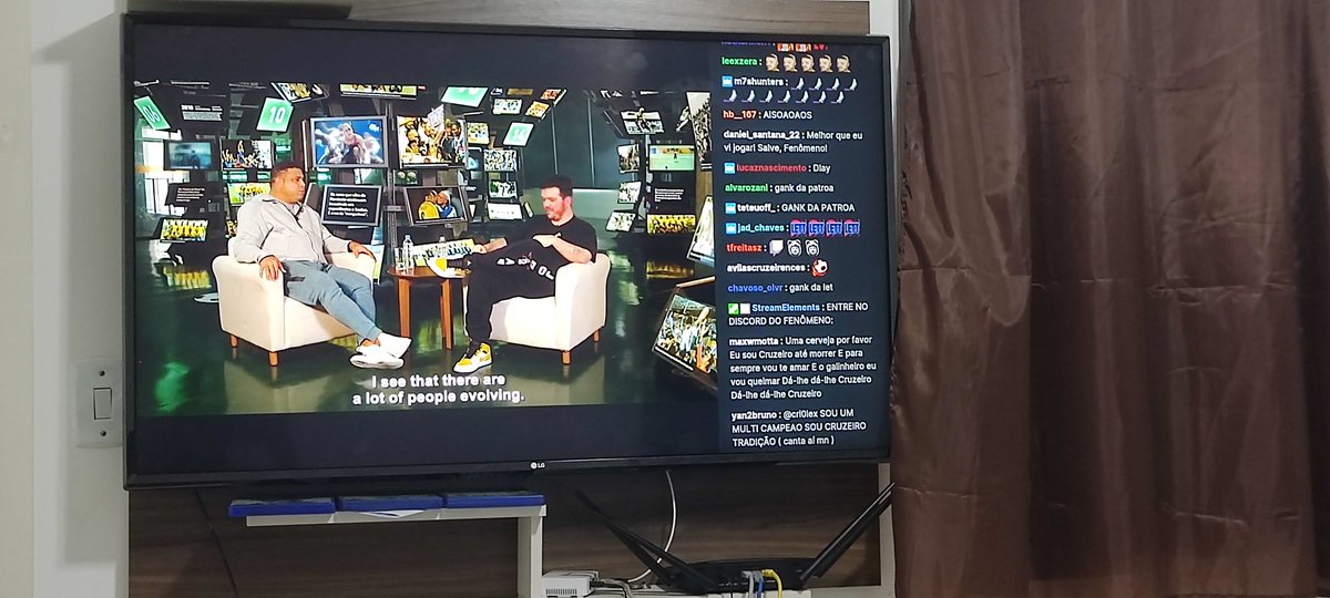 GoPiresS's tweet photo. Estou acompanhando aqui o primeiro episódio do Fenômenos Podcast: Gaules e Ronaldo no canal #RonaldoTv na Twitch.
Está muito da hora!!!👊🏽
#GoPires #Games #RonaldoFenômeno https://t.co/SLzxvRY7RE