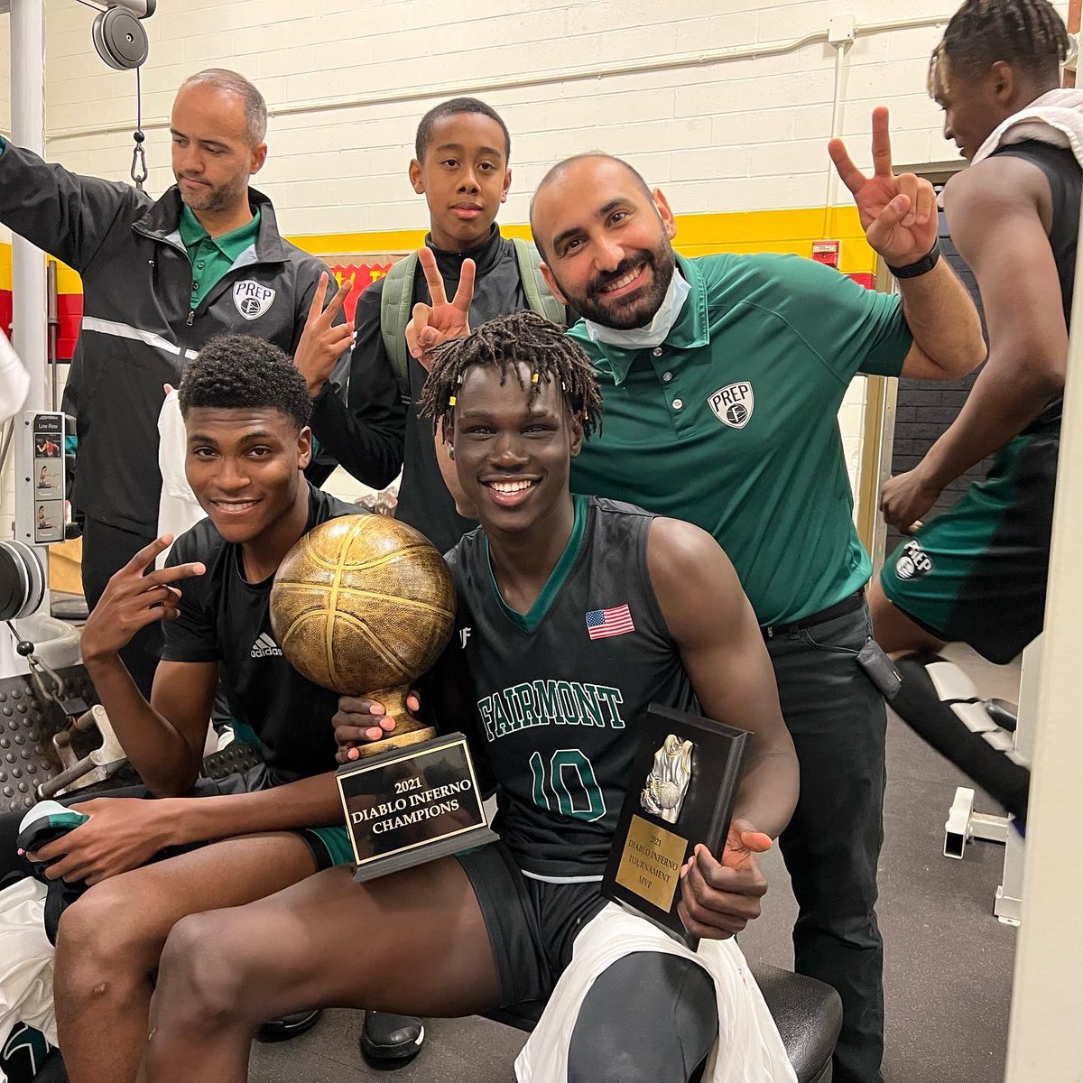 Thank you to all the coaches, teammates and friends that have pushed me over the past three
years at fairmont. almost coming to an end! Love y'all 💚🐺!!