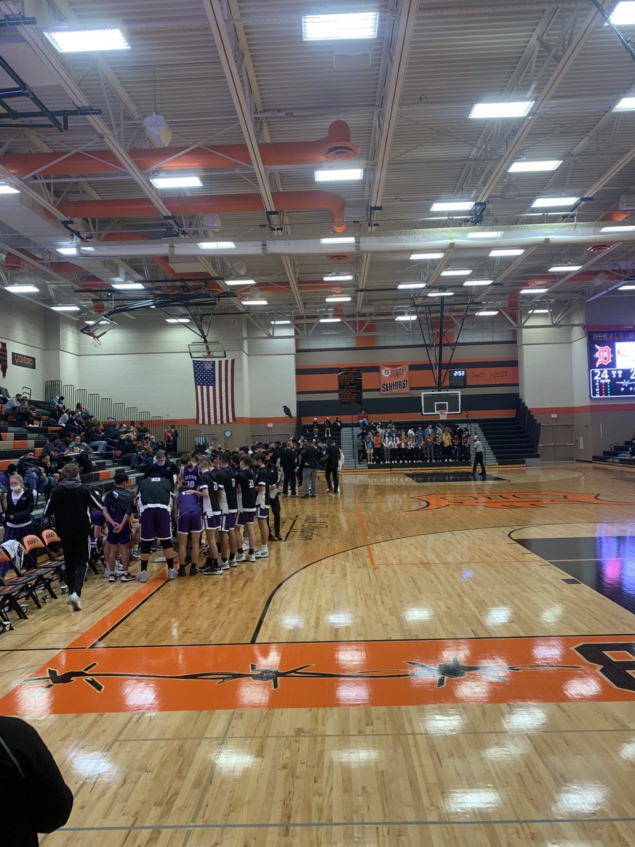 duchessbasketb1's tweet photo. 🟣👑🏀Duchesses win vs West Aurora 41-35 to move to 25-5 on the year. And now on to dekalb to root on the Dukes! https://t.co/JFXfu2xV53