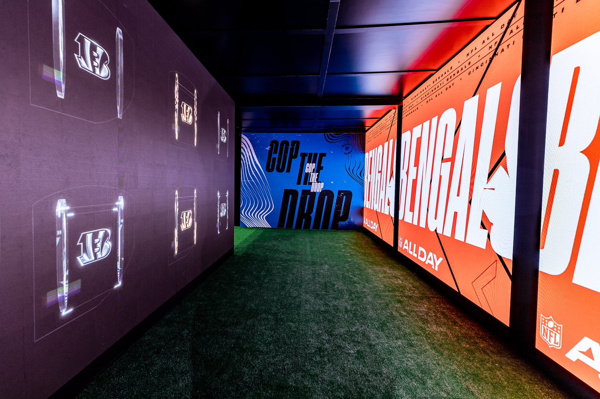 NFLALLDAY's tweet photo. WE OUT HERE. 

#NFLALLDAY is at Super Bowl Experience in LA. Come visit this weekend and next for dope photo opps, player appearances, and a chance to learn about officially licensed @NFL NFTs. 🔥🔥🔥 https://t.co/GBJH4svCQN
