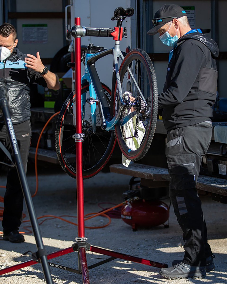 feedbacksports's tweet photo. The Pro-Elite having its shining moment at CX Worlds!

📷 : @Sportshutter1 #feedbacksports #anybikeeveryrider #simplifyyourcycling #cxworlds https://t.co/VT6LTnSpaX