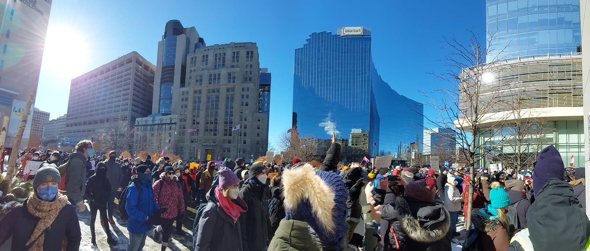 CanadaMarxists's tweet image. From today's counter-demo to the #TorontoConvoy. Congrats to the nurses who organized it, &amp;amp; refused to hide just so they could go to work

We defend health care workers, demand an end to the public sector wage cap, funding for healthcare, and workers' control of health and safety