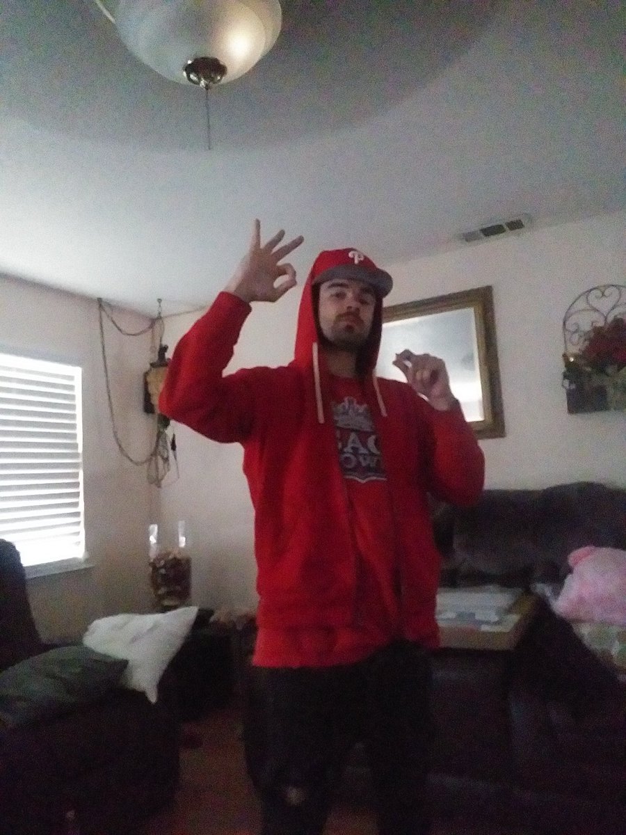 ElonteslaaaCEO's tweet photo. Been one of them guys in da projects #pbaby #Sacramento https://t.co/aSeoF1TCsD
