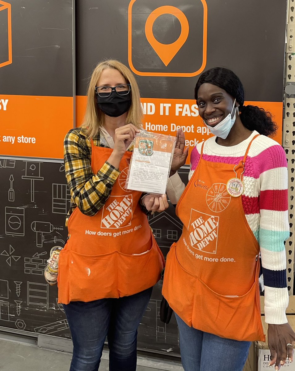 sonjafreeman79's tweet photo. Recognizing my team for an amazing week 1st week @8580. Quinetta has held the fort. Challiyah always had a smile &amp; assisted in the rain. Jada stayed late and was an order up boss. Here’s to new beginnings &amp; new #s GO TEAM @Heather_Bank @BrianEnch @JimSimmonsHD  @depotdaisy13 https://t.co/N8H9Bk3HNm