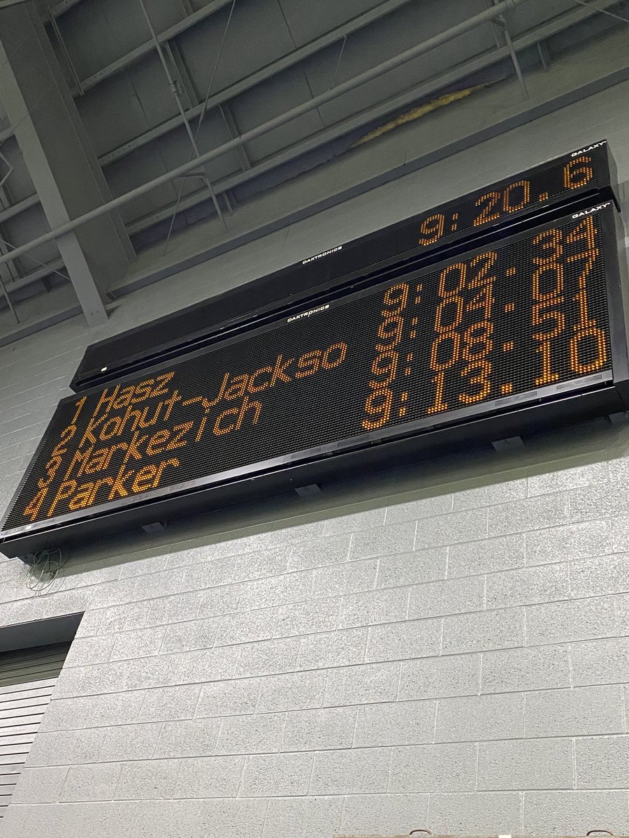 🚨 D3 RECORD 🚨 <a href="/Kassieparker199/">Kassie Parker</a> smashes her PR and goes under the previous best mark in D3 history! 9:13.10 WOW!!! #GoDuhawks