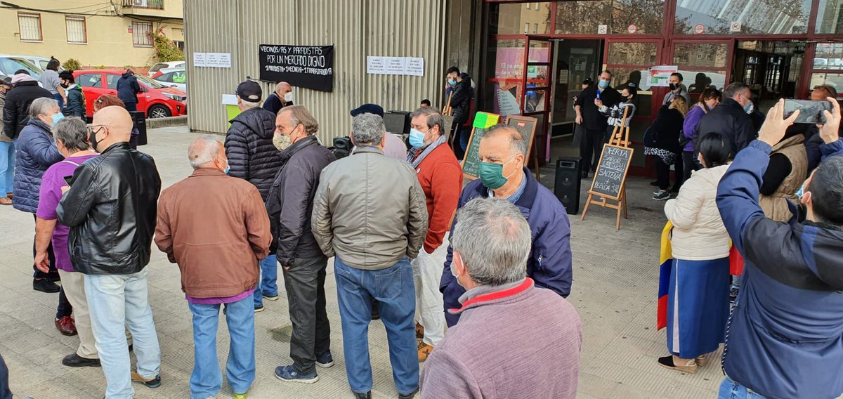 En defensa del MERCAT MUNICIPAL DE CAMPOAMOR i EL COMERÇ DE PROXIMITAT. Fem costat als paradistes fent ressò de que l’actual Ajuntament no esta potenciant un espai relacional del nostre barri fonamental pel comerç de proximitat, ben al contrari tracta de deixar-lo morir.