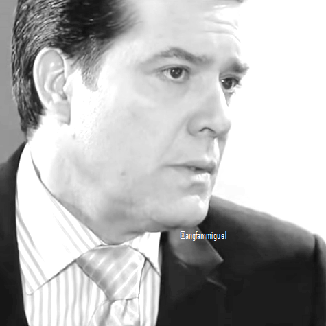 angfammiguel's tweet photo. Tan bello mi amor grandote @MDeLeon_Oficial 😍😍
Aqui Miguel en la piel de Leonardo, preocupado por la salud de Rebeca.
#Foto #MiguelDeLeón #AmorSecreto #Venevisión #De2015 https://t.co/TxxBNIN2ay