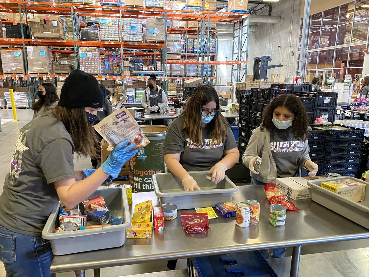 <a href="/sshshosa10/">SSHS HOSA</a> volunteering at the <a href="/FoodBankNN/">Food Bank of Northern Nevada</a> this weekend! <a href="/wcsdsacte/">WCSD SACTE</a>