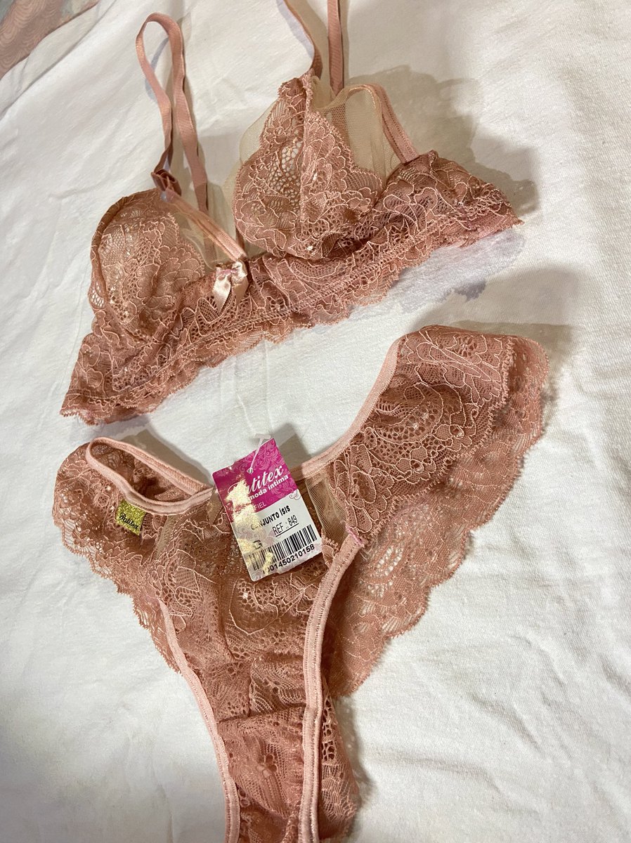 Conjunto renda✨
Tamanho G
Valor: $35,00 reais