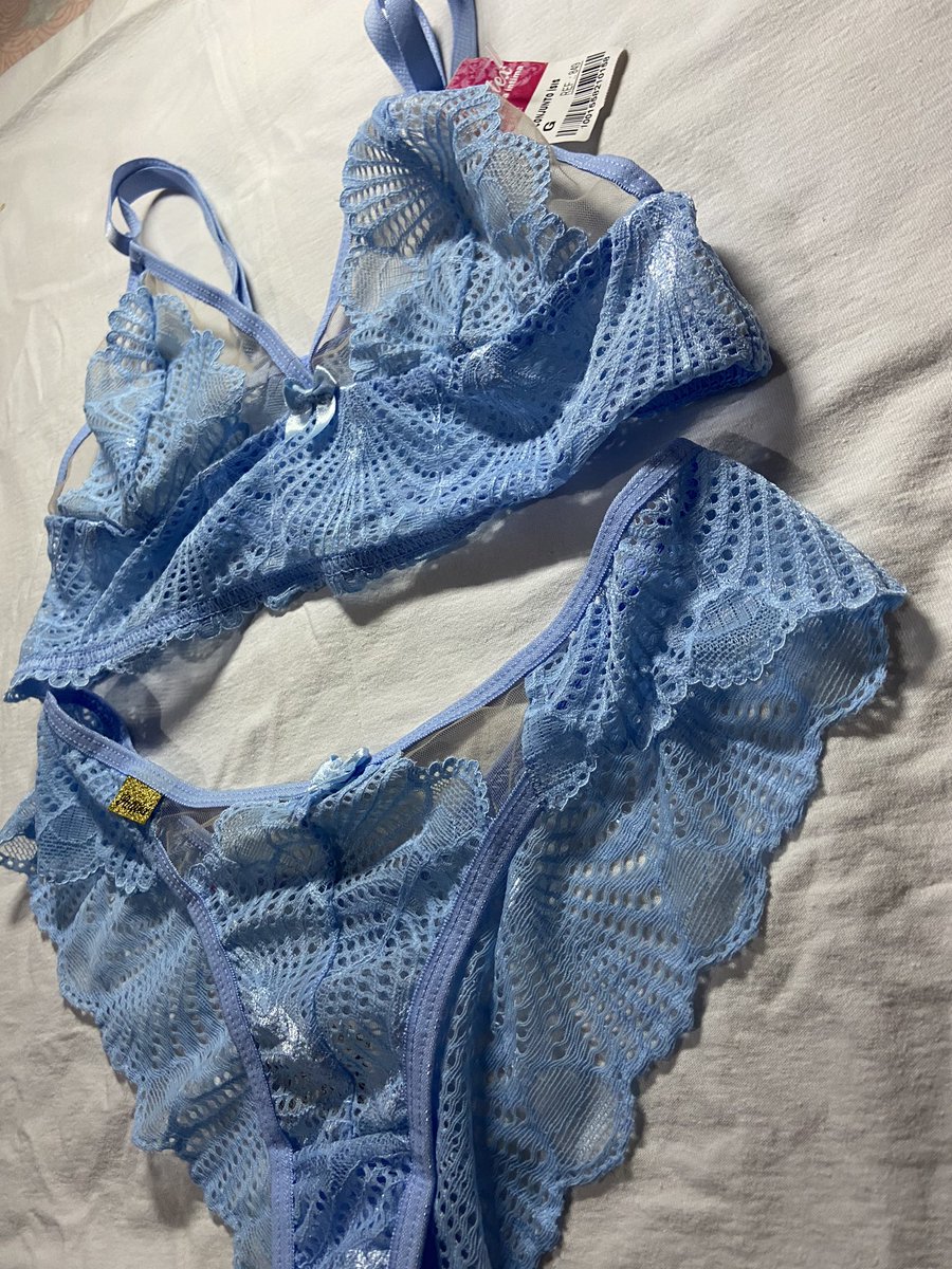 Conjunto renda✨
Tamanho: G
Valor: 35,00 reais