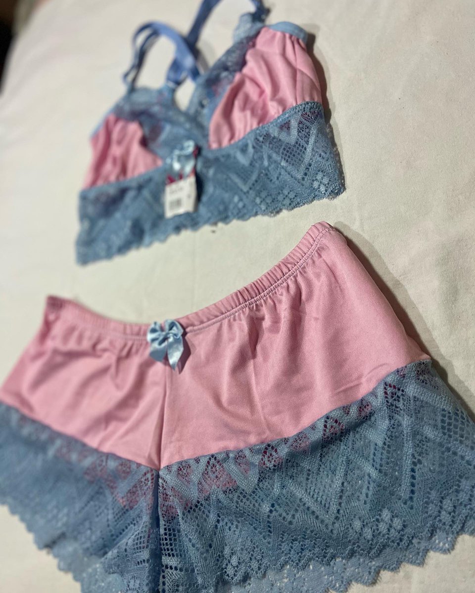 Baby doll renda✨
Tamanho M
Valor: $30,00 reais