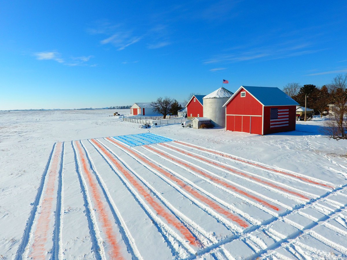 pioneerproud95's tweet image. A Droan, Gator, Sunshine and a little food coloring and snow make for some Wintertime Fun!!🇺🇸❄🇺🇸
#PioneerSeeds 
@PioneerSeeds