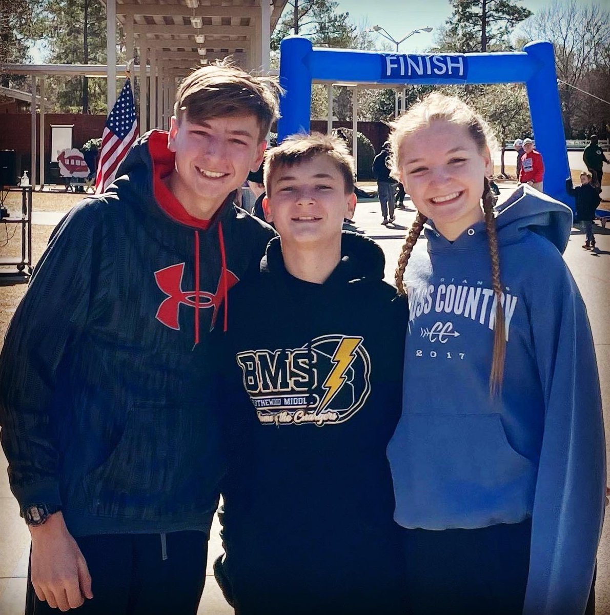 mmenne's tweet photo. We did it! 🏃🏼♀️Wingman 5k Fun Run
Nice job @RTEFlightStatus @rtepto 👏🏼
#RTEfly #5krun #mennefamilyadventures https://t.co/z9jwVwvTq2