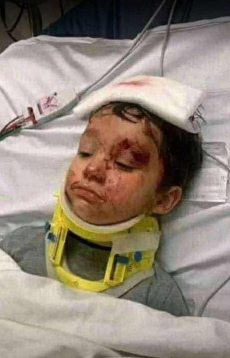 llha_00's tweet photo. خمس دقايق بس فصلت مابين دموع الفرحة ودموع الحزن الله يصبر قلب اهلك ويرحمك يا ريان 💔 https://t.co/71Gb8W0F8Y