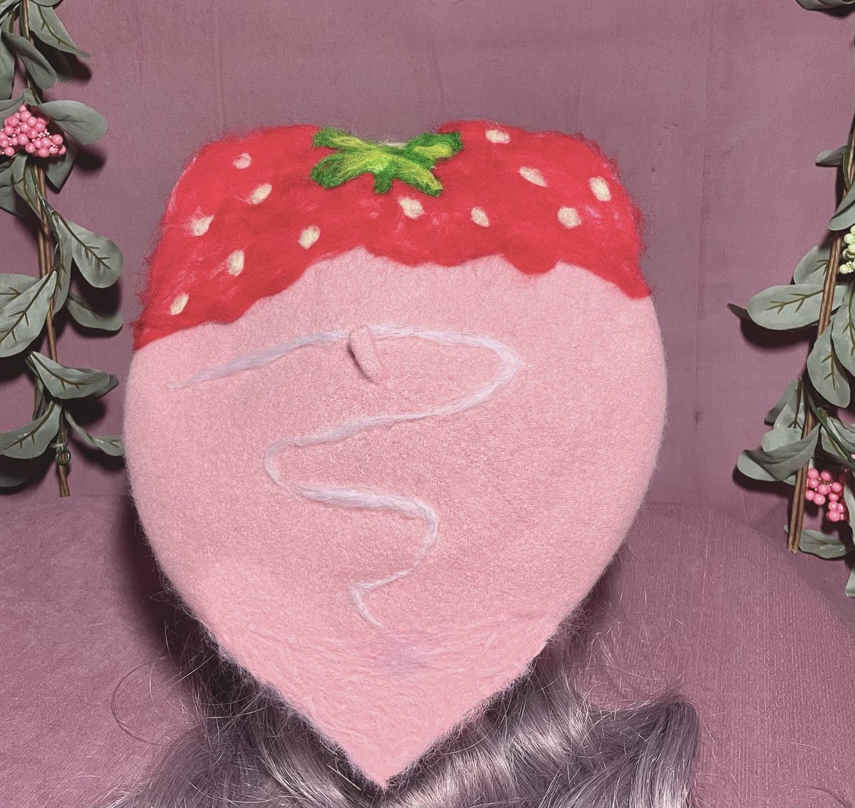 a sweet treat 💘

chocolate strawberry berets availabIe now ✨