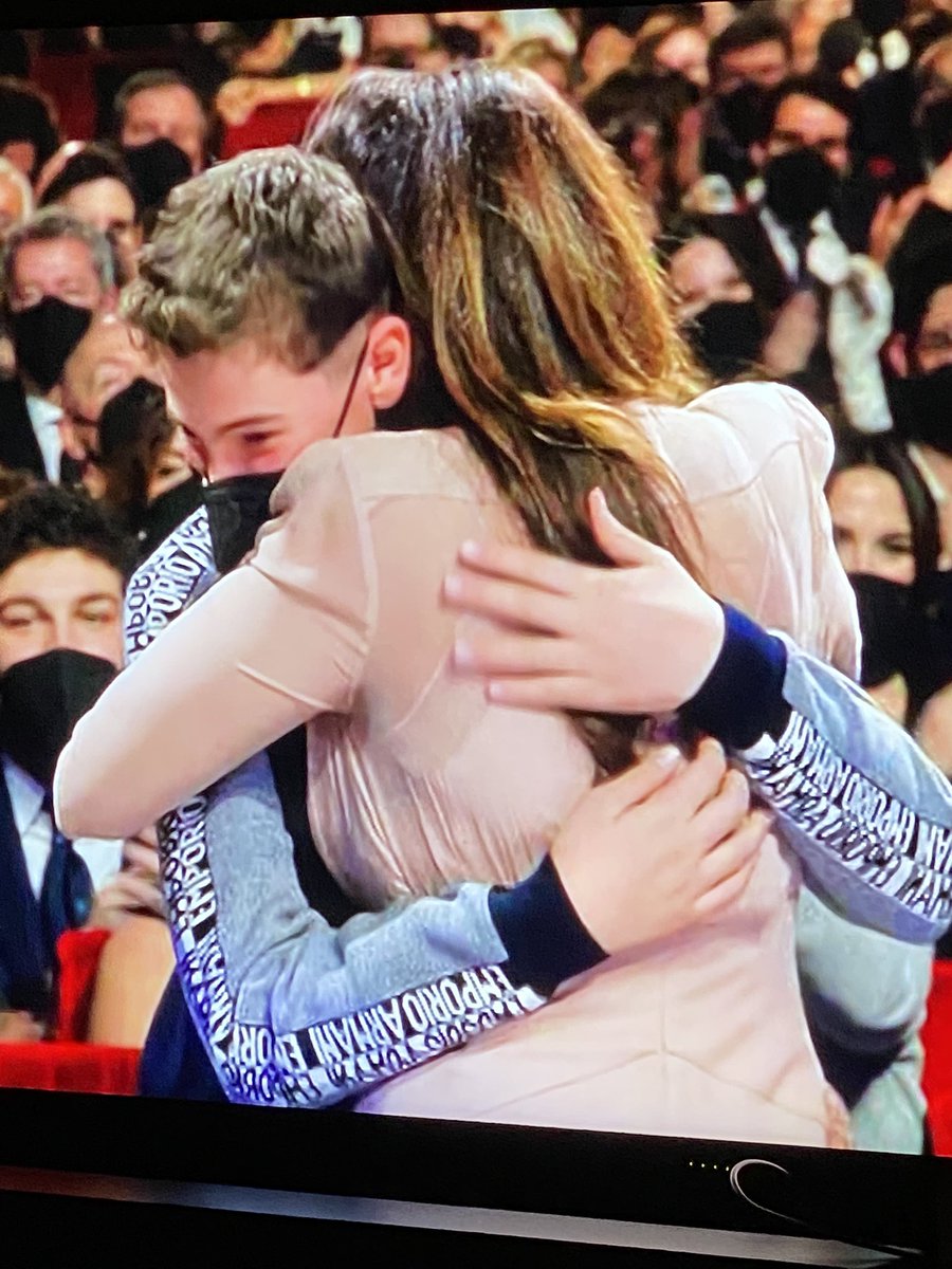 robertalbriccio's tweet photo. Finalmente vengono dati i meriti al vero direttore artistico di questo #Sanremo2022 #generazionezero https://t.co/yam16Ulam7