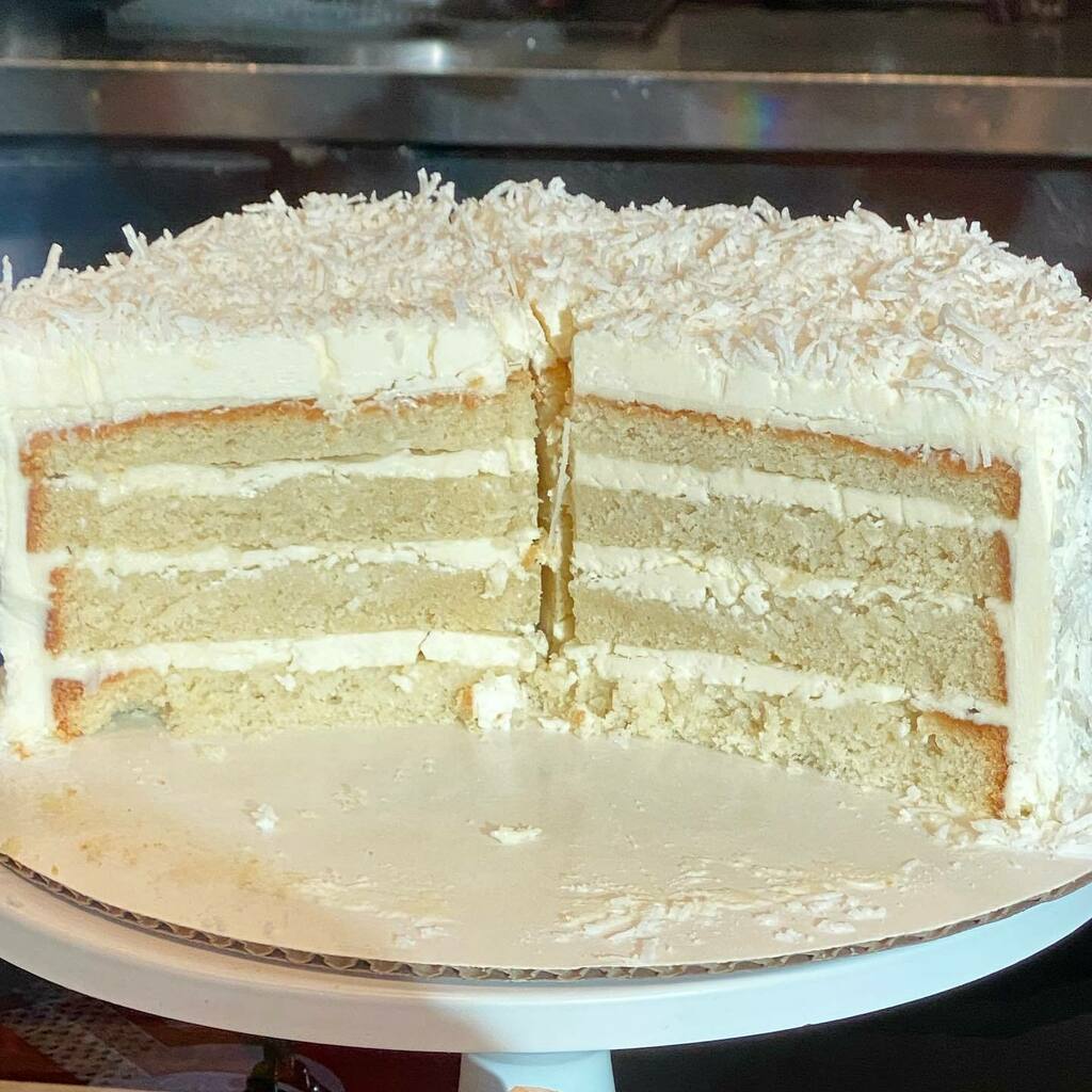 jbchang's tweet photo. The sun came out just in time to show off the gorgeous, velvety, tender layers of our four-layer coconut cake with creamy coconut buttercream! Every day is better with cake ๐๐๐ฅฅ๐ดโ๏ธ#flourbakery #fourlayercake #coconut #alwaysdrivewithcake #creamy #flufโฆ https://t.co/oOcYvWXPEU https://t.co/aQZ96u945I