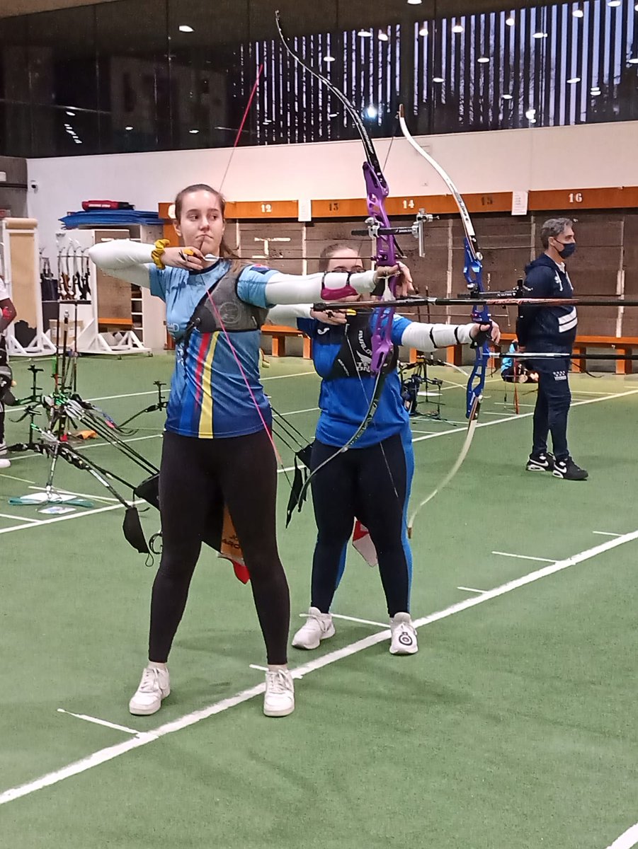 CAdeLeganes's tweet photo. Magnífica jornada de nuestr@s chic@s de la Escuela d Jóvenes Arqueros compartiendo entrenamiento con jóvenes arqueros d #CTTAM y #clubsagita.
🎯 Nuestro objetivo preparar el Campeonato d España de Sala q se celebrará en breve en Marina d'Or #fmtaarchery https://t.co/ZLi0yhWGGr