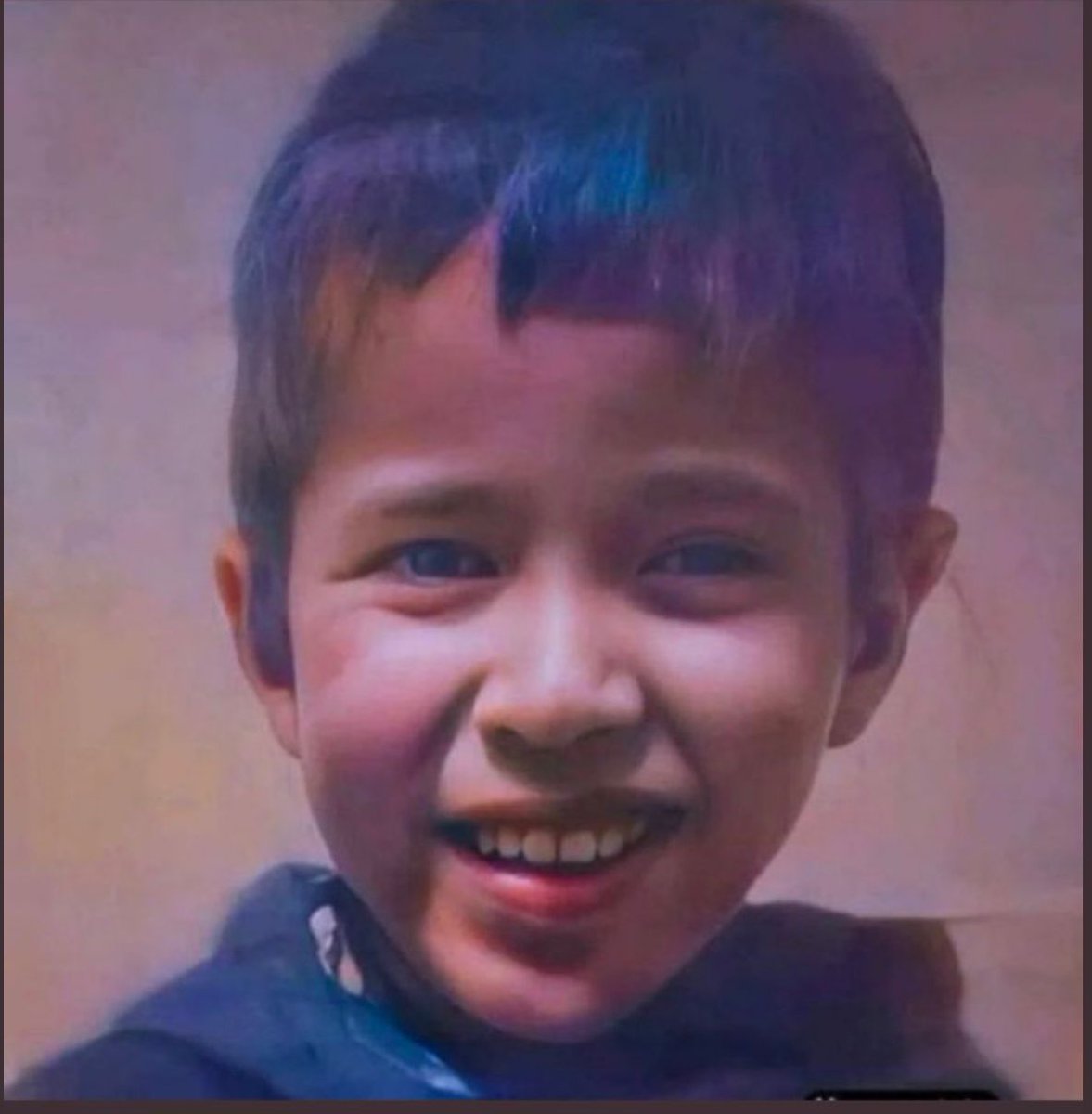 meedaj1's tweet image. *مهما بلغت رحمتنا بهذا الطفل ..*  *فإن الله ﷻ أرحم به منا ..*   رحل إلى دارٍٍ هي خير من دارنا ،  وجنةٍ عرضها السماوات والأرض ،  ونسأل الله أن يجمعه بوالديه في جنات النعيم
#الطفل_المغربي_ريان رحمه الله