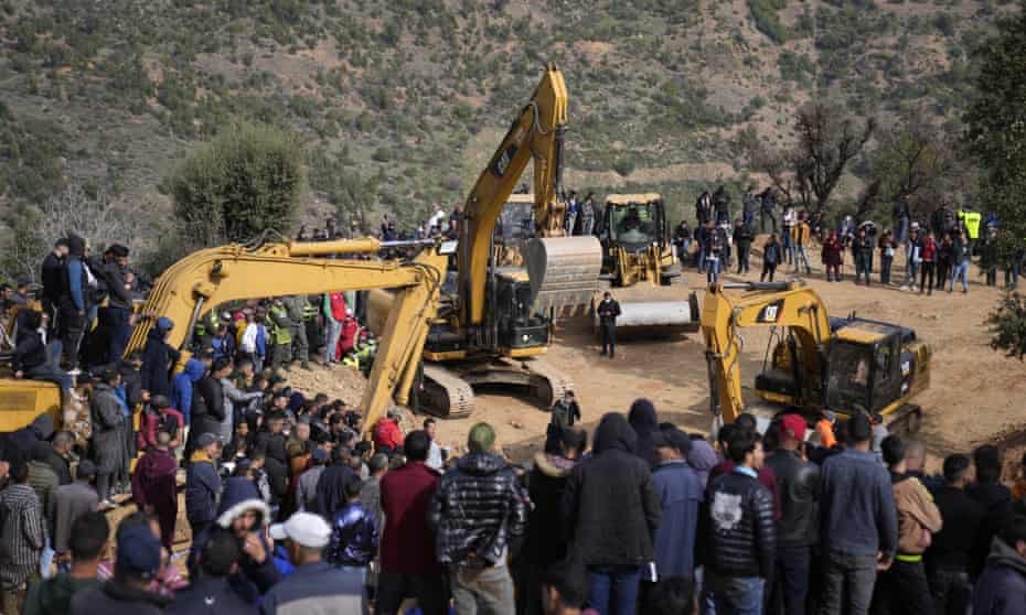 Red_Wave_News's tweet photo. (BREAKING NEWS UPDATE) - 

5 year old boy stuck in well has died from injuries after being pulled out. 

The Moroccan boy trapped down in a 105-foot deep well for over 4 days was successfully pulled out but has died from injuries. 

God be with this family. We will pray. https://t.co/Ktvxrdpki9