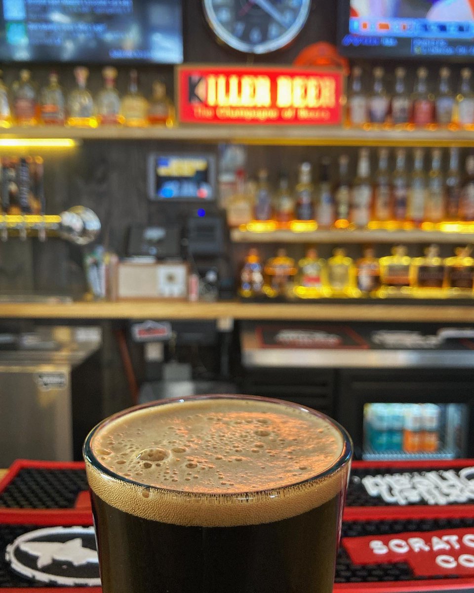 FromThisPintOn's tweet photo. Bar to table… Vermont Beer Makers Innovation 3 Chocolate Sea Salt #Porter and a little peep from the @NightShiftBeer pint glass owl, checking out that sunny view with us. #nocoorslight #daydrinking #sunshineandhoppiness #fromthispinton
(new IG, give me a follow!) https://t.co/Z1yfAgKAcS