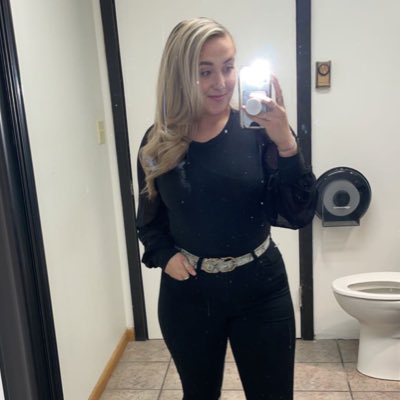 scretsinger21's tweet photo. #NewProfilePic https://t.co/HfYIs4xbjY