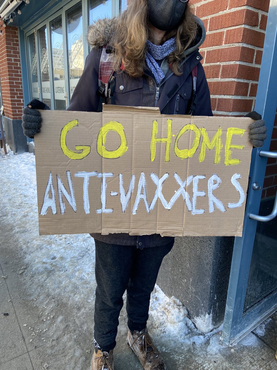 kittypants's tweet photo. Found some people with brains outside my Starbucks โฅ๏ธโฆ that had to close because of the #morons #leaveourcity #gohome #ottawa #shutup #mentalhealth #notwelcome #selfish #thisisnotaprotest @cmckenney @JimWatsonOttawa https://t.co/xPlujd5raR