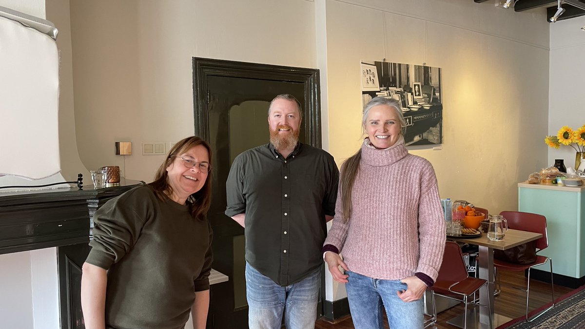 Achter de schermen wordt hard gewerkt aan de nieuwe tentoonstelling 𝐆𝐞𝐞𝐟 𝐝𝐞 𝐧𝐚𝐦𝐞𝐧 𝐞𝐞𝐧 𝐠𝐞𝐳𝐢𝐜𝐡𝐭 | 𝐑𝐚𝐝𝐞𝐦𝐚𝐤𝐞𝐫𝐬𝐛𝐫𝐨𝐞𝐤. 𝐓𝐞 𝐳𝐢𝐞𝐧 𝐯𝐚𝐧𝐚𝐟 𝟐 𝐦𝐚𝐚𝐫𝐭 𝐢𝐧 𝐡𝐞𝐭 𝐍𝐚𝐭𝐢𝐨𝐧𝐚𝐚𝐥 𝐎𝐧𝐝𝐞𝐫𝐝𝐮𝐢𝐤𝐦𝐮𝐬𝐞𝐮𝐦
#geefdenameneengezicht