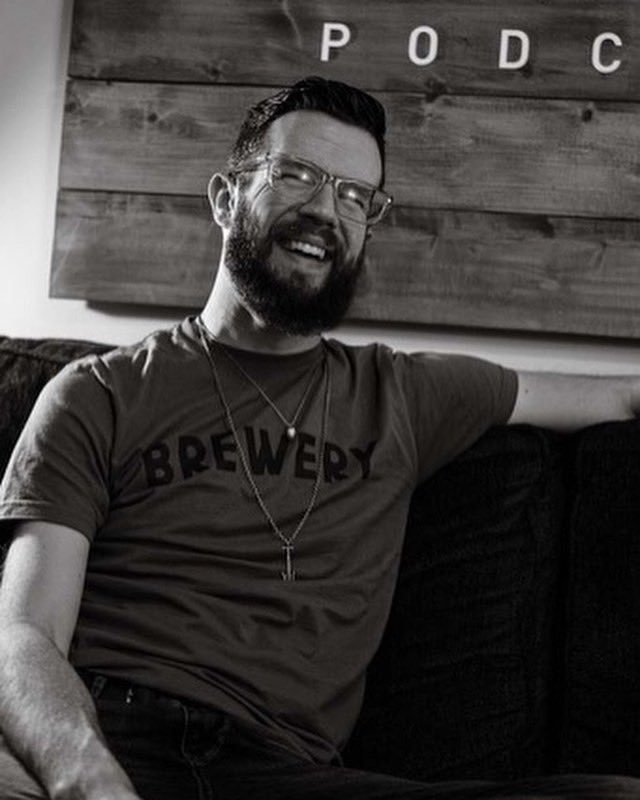 Chris <a href="/hopsandbros/">bring your empties</a> making me look good in the Le 2e Étage studio 😊

📸: Hops &amp; Bros