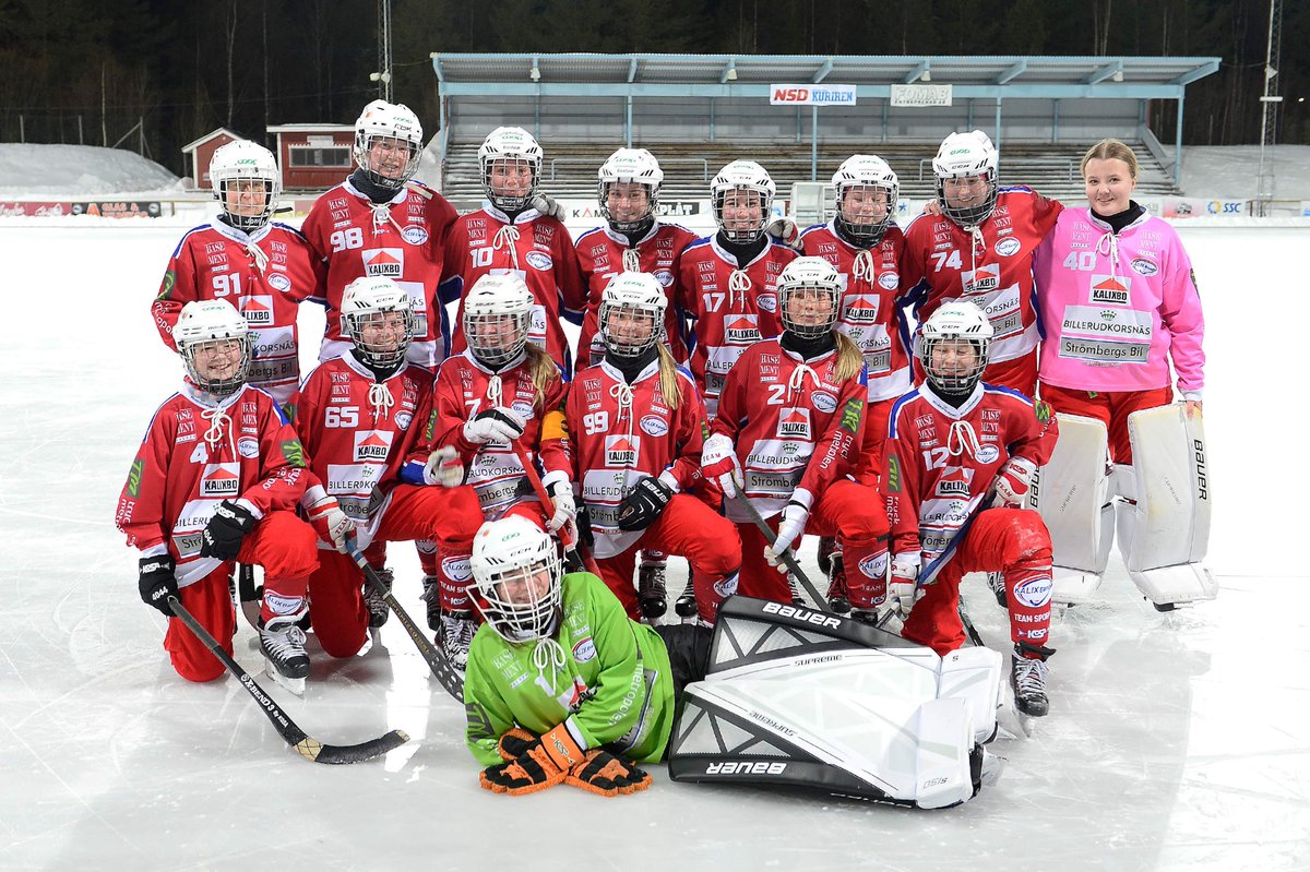 Kaffe kaka femte raka! Eller vad man nu ska säga. 4-0 mot Uppsala Bois U. En match där vi styr spelet under nästan hela matchen. Är så kul att få se denna grupps utveckling som lag och som individer!