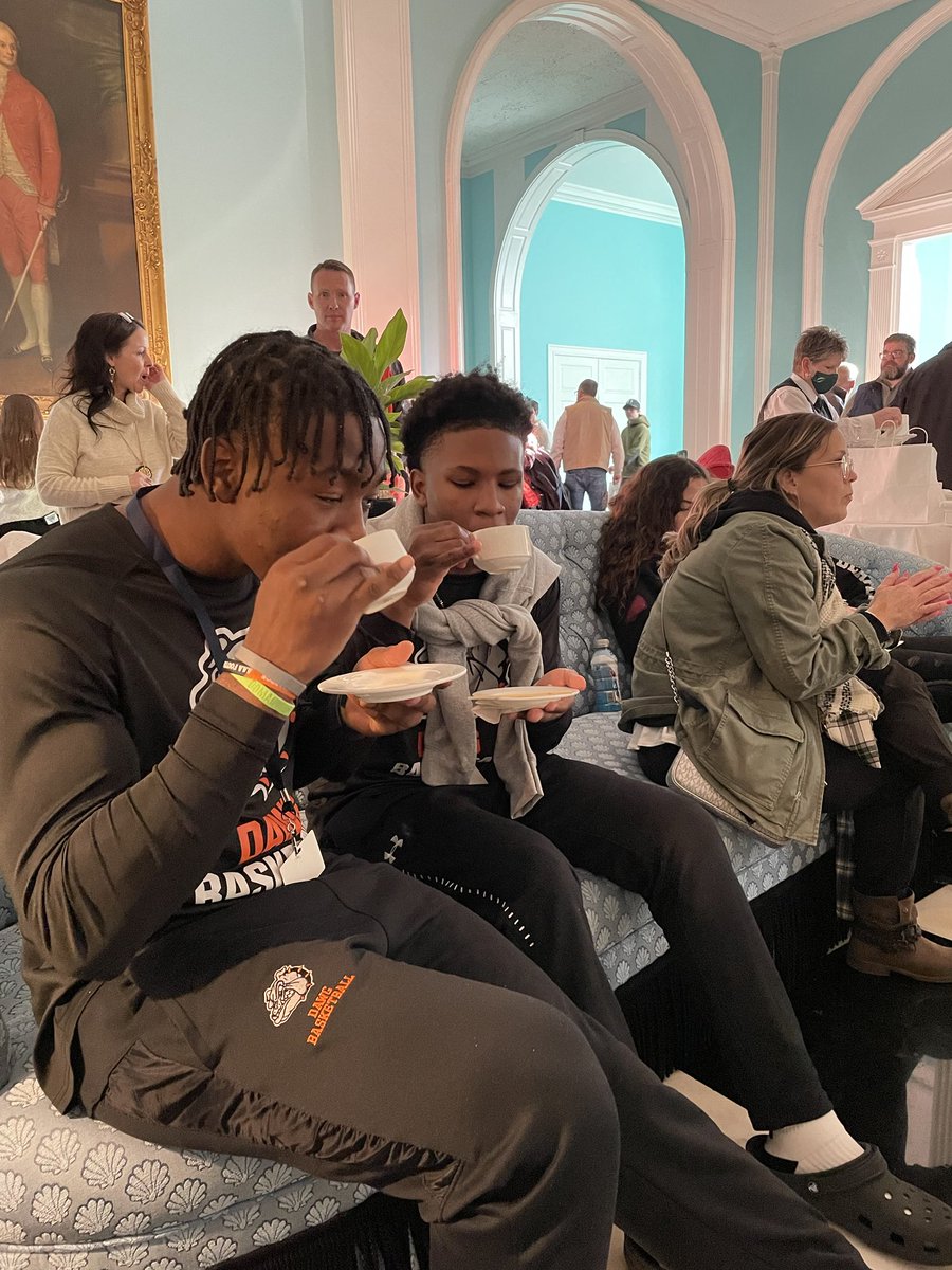 TrentMSherman's tweet photo. Nothing like tea time at the Greenbrier! #nobulljustdogs https://t.co/9rCNhVybeP