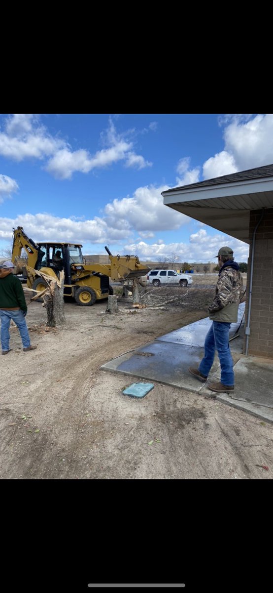 WillBHoward's tweet photo. Another great workday just before the start of a new season. Thank you to everyone who came out with a helping hand. Our new bullpen facility is underway! https://t.co/xEfYtZlr44