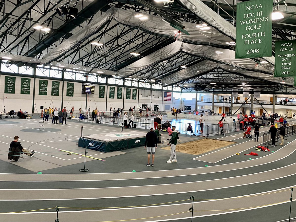haykitch's tweet photo. Great day at the office! Got to visit my old stomping grounds, see familiar faces, and my jumpers did great! #tracklove https://t.co/2BJ5SLY0SL