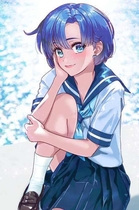 おはようございます❤
たまには息抜きしたい時ってあるよね❣❣
太陽を浴びるだけの休日もありだよね❤
#水野亜美 #セーラーマーキュリー 
#日向ぼっこ #セーラー服 #女子高生 