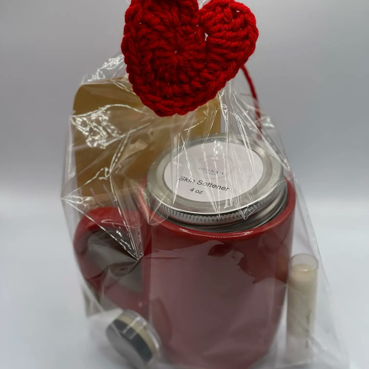 terrateaches's tweet photo. We packed enough self care love in this $14 bundle to please your Valentine.
Bundle includes:
Skin Softener, Organic Lip Balm, Essential Healing Salve, Honey Love herbal tea, tea bags, tea mug and a hand crafted heart.
***while supplies last***
https://t.co/e4ru3i0UnW https://t.co/ocjtILs7H7