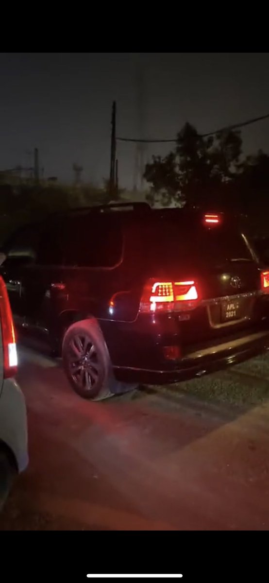 fatimabajwah's tweet photo. i know the face is unrecognisable and the number plate is applied for. but if you know the person, help me out. they cat-called to which i used my pepper spray. and later they blocked my car and wouldn’t let me go. i called 15 but police couldn’t reach on time &amp; they left. https://t.co/us6C0dkVjo