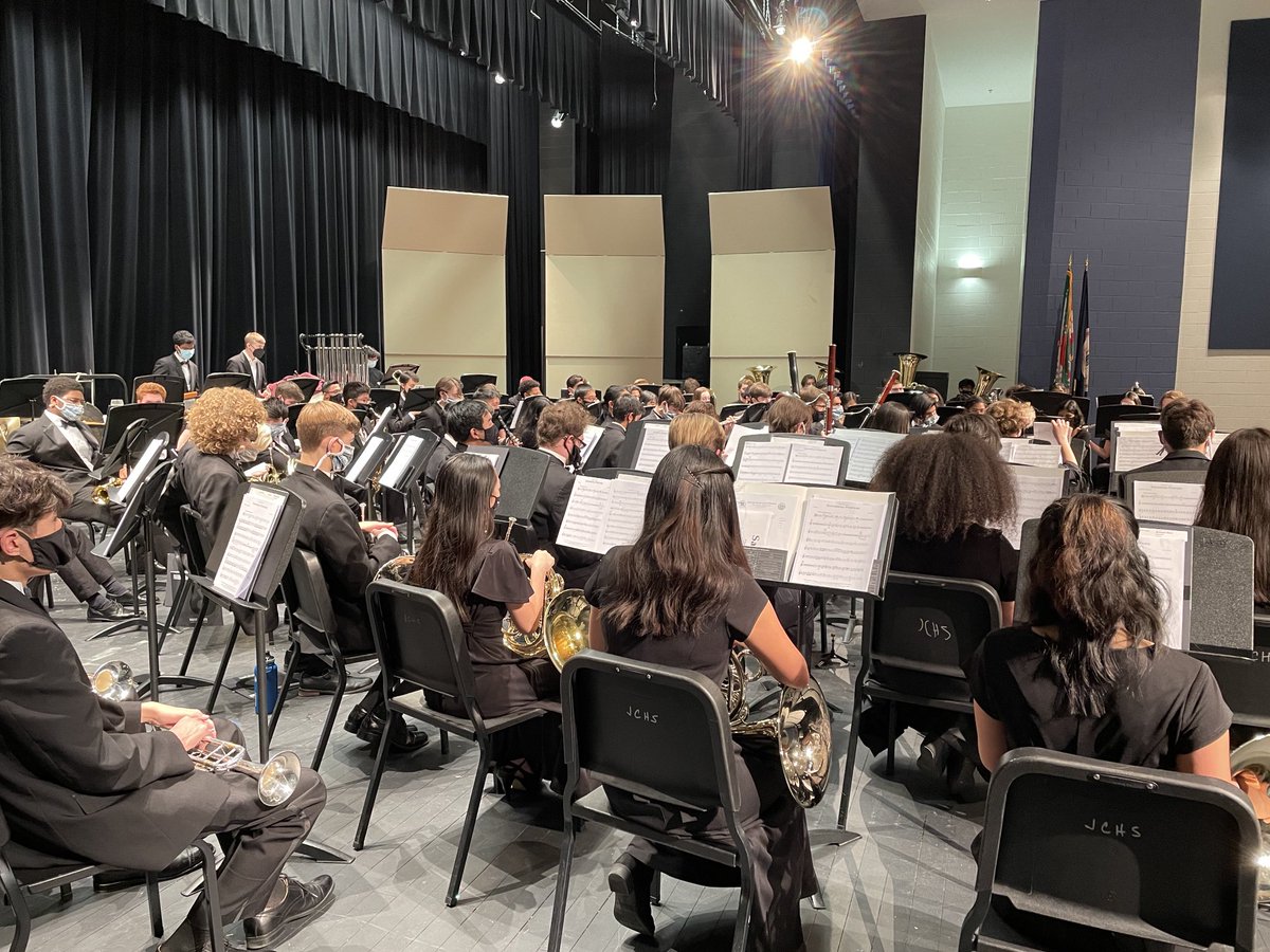 epstanford's tweet image. Getting ready for Symphonic Band at Districts! #lcps22