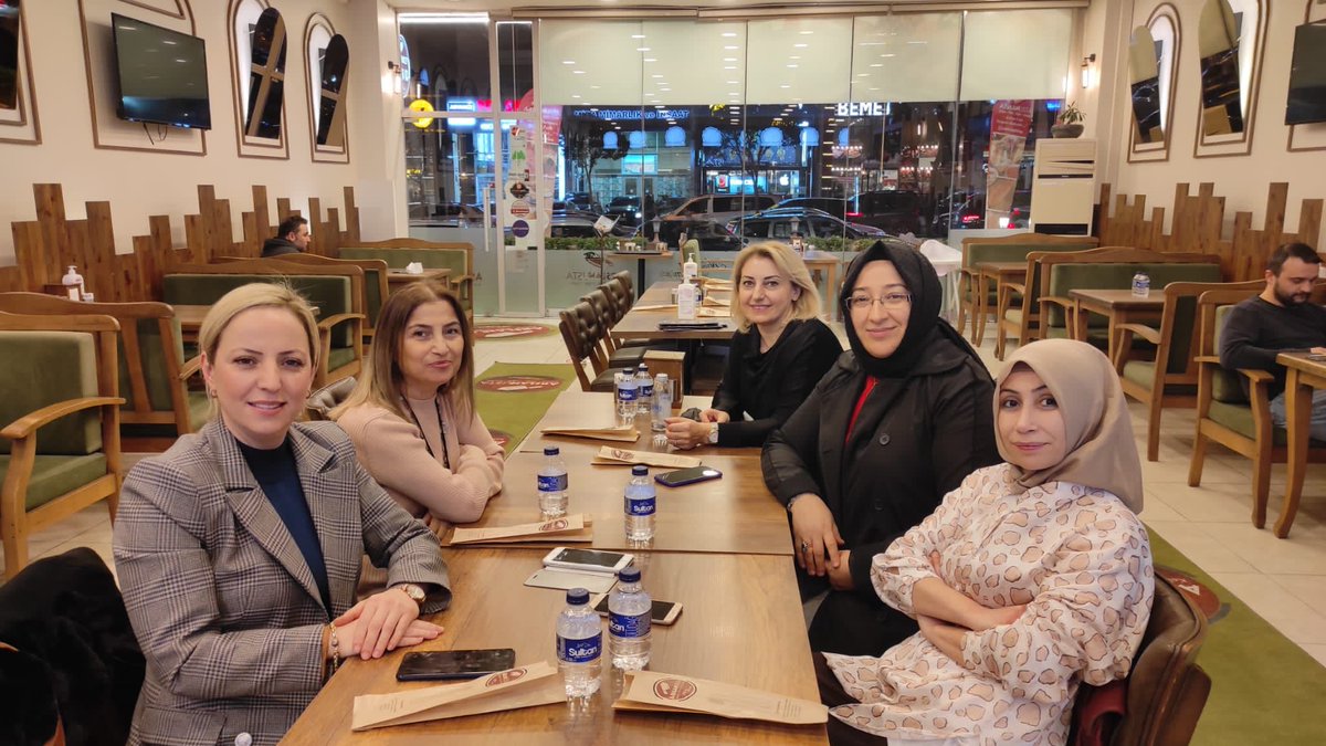 Güliz Kar🇹🇷 (@kargulizkar) on Twitter photo Mühim konular...
354. Mühim konular...
354.