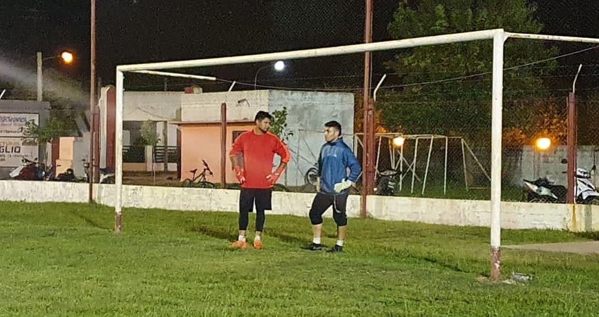 NUEVO CUERPO TÉCNICO 📊💪

Volvimos a entrenar en nuestra cancha con un cuerpo técnico renovado 💪

¿Querés saber más? En nuestras cuentas de Facebook e Instagram tenés más info 😎

Y de paso te anotás al sorteo de la camiseta…