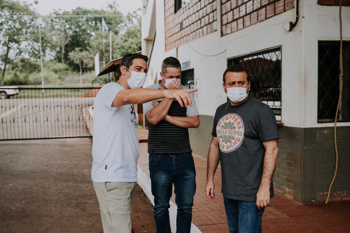 herrerayflia's tweet photo. Recorrimos con @mgmisiones la apertura de los pasos fronterizos que se iniciaron hoy. La puesta a punto de vuelta a la normalidad requiere de gestión y trabajo. Nuestra responsabilidad es seguir trabajando para la integración de nuestros pueblos sea una realidad. https://t.co/fO1S2JIqhg