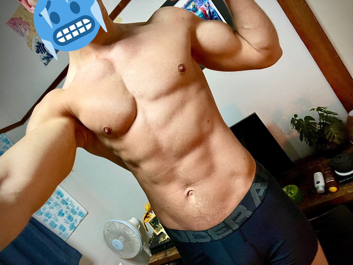 P_chan1989's tweet photo. おはよう🌞　寒い😨🥶❄️ 出たくない〜〜

#GoodMorningTwitterWorld #マッチョになりたい #motivation #FitnessMotivation #fitness #boyskissingboys #bodycheck #bodybuilding #筋トレ　#ジム　#ダイエット　#仕事行ってきます https://t.co/iHtWPLex6G