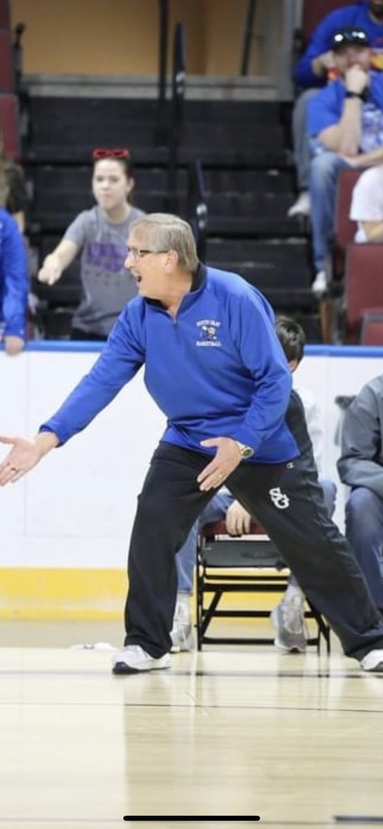 Hmmm…🤷‍♀️🏀<a href="/BUDREW/">Scott Drew</a> or Coach Applegate?