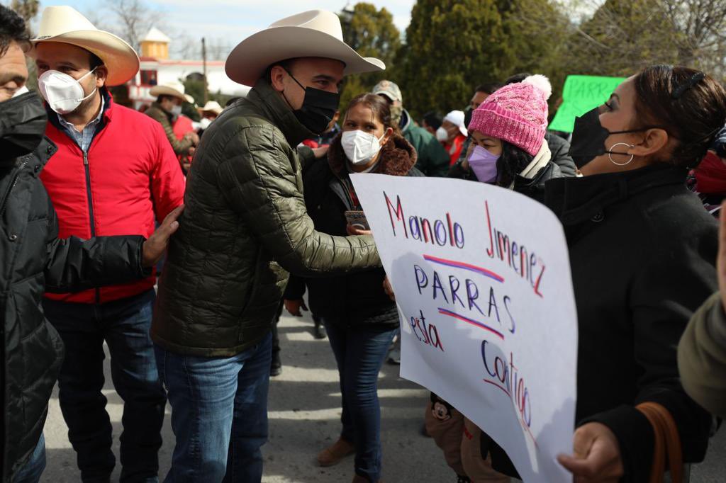 Junto con mis amigos <a href="/Fer_Orozco_Lara/">Fernando Orozco Lara</a> alcalde de #Parras y <a href="/jaimebuenoz/">Jaime Bueno</a> Dip. Federal anduvimos en la supervisión del gran programa ¡Nomina tu bache! con el que se mejorarán las calles del municipio.