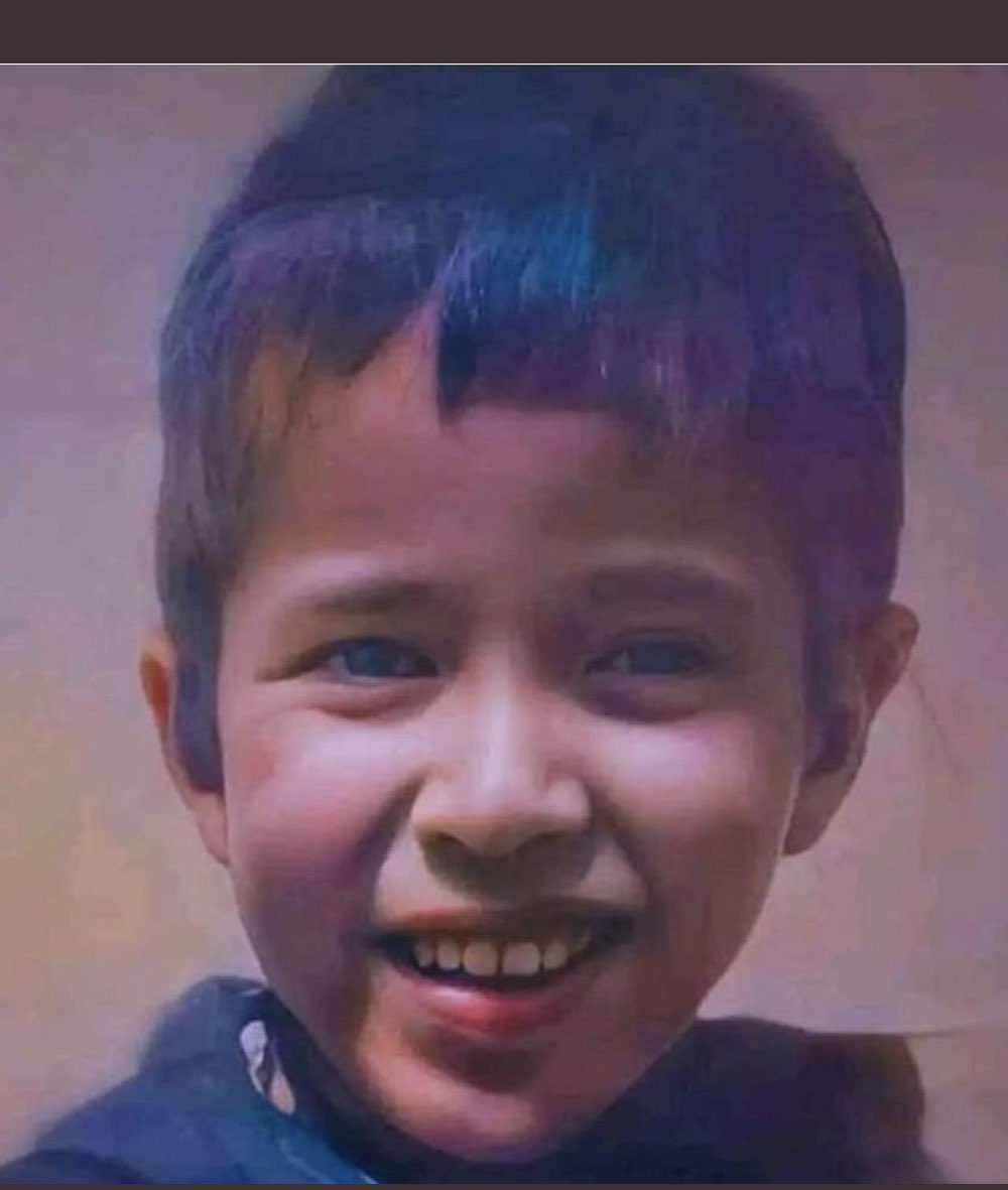 سبحان الله .. 

العالم كله كان بإنتظار هذه اللحظة ويسمع خبر يسعدهم .. لكن 

قال رسول الله "اعلم أن الأمة لو اجتمعت على أن ينفعوك بشيء لم ينفعوك إلا بشيء قد كتبه الله لك وإن اجتمعوا على أن يضروك بشيء لم يضروك إلا بشيء قد كتبه الله عليك رفعت الأقلام وجفت الصحف"

#انقذوا_ريان