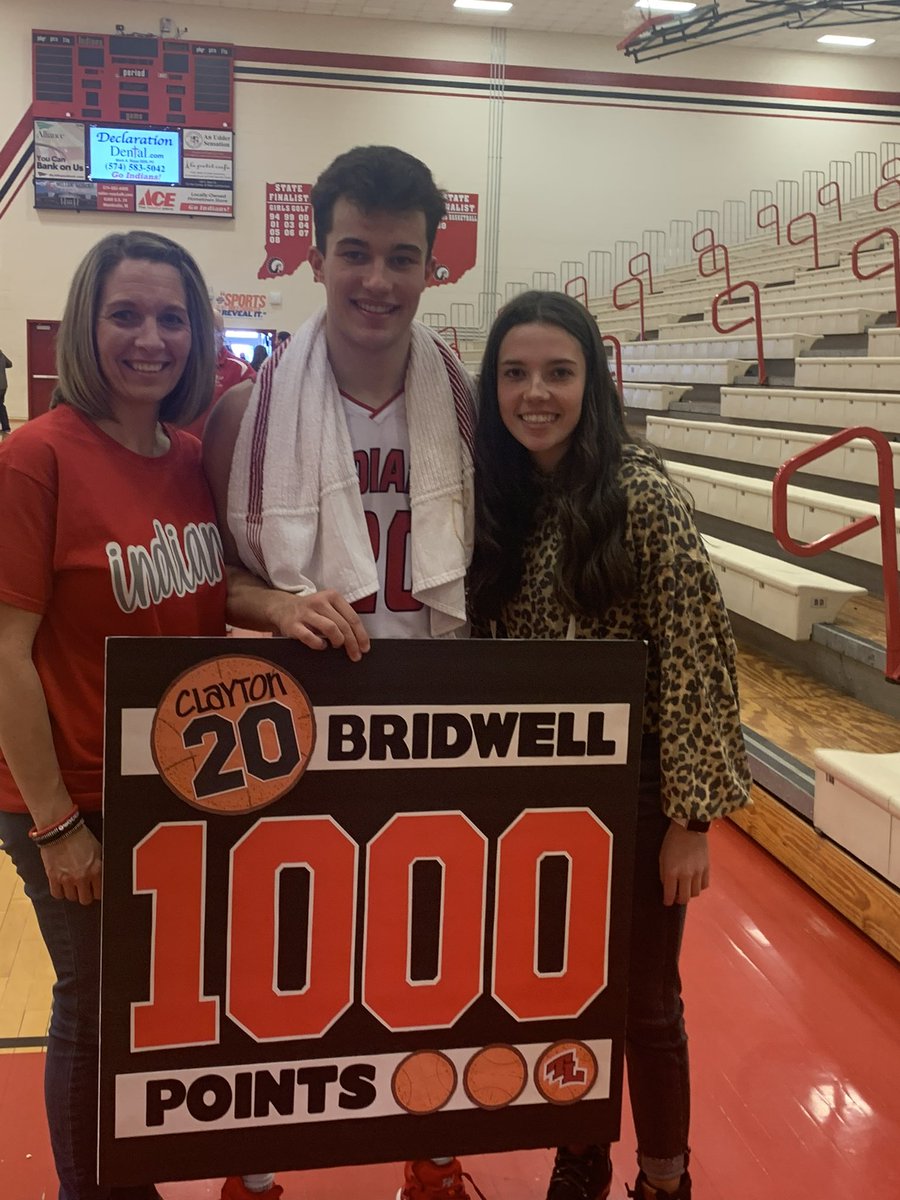 ClaytonB_20's tweet photo. HUGE thanks to all my coaches, family, friends and teammates! This is a milestone I have worked so long for! Thanks to my parents for all the days rebounding for me in the gym! Thanks to my coaches for always believing in me! And all my friends for always having my corner! 1KCLAY https://t.co/3f3GQAWOiz