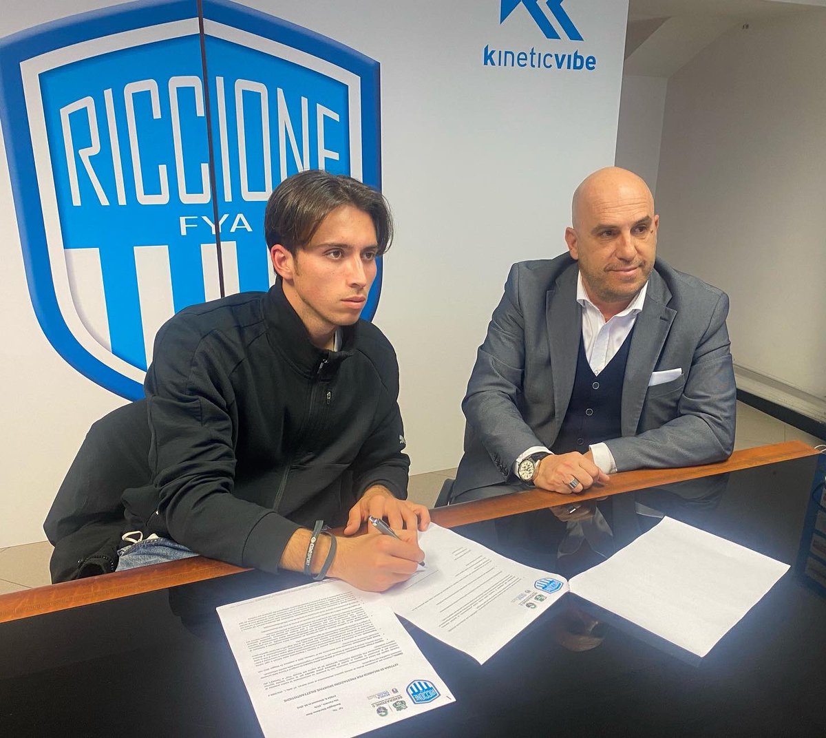 MP_FootballSc's tweet photo. ✍🏻 Giordano Bardeggia è un nuovo giocatore della Fya Riccione. Attaccante duttile, classe 2000, ex Inter e Reggiana, arriva dal Victor San Marino. #calciomercato #transfers #lnd @MatteoPedrosi @MP_FootballSc #Riccione https://t.co/e9S8vEKI8K